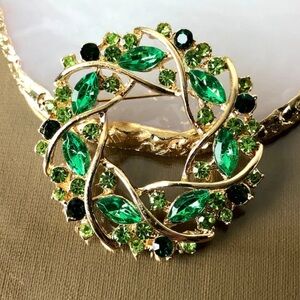 Elegant Green and Gold Brooch